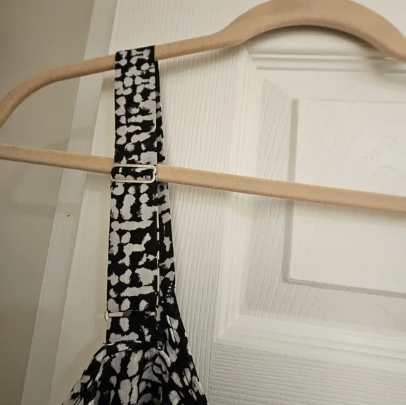 Black and White Patterned Women's Tank Top - Picture 5 of 5